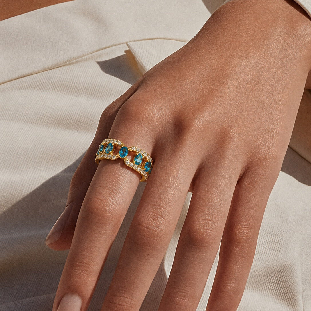 18k gold ring with blue topaz and diamonds, additional view