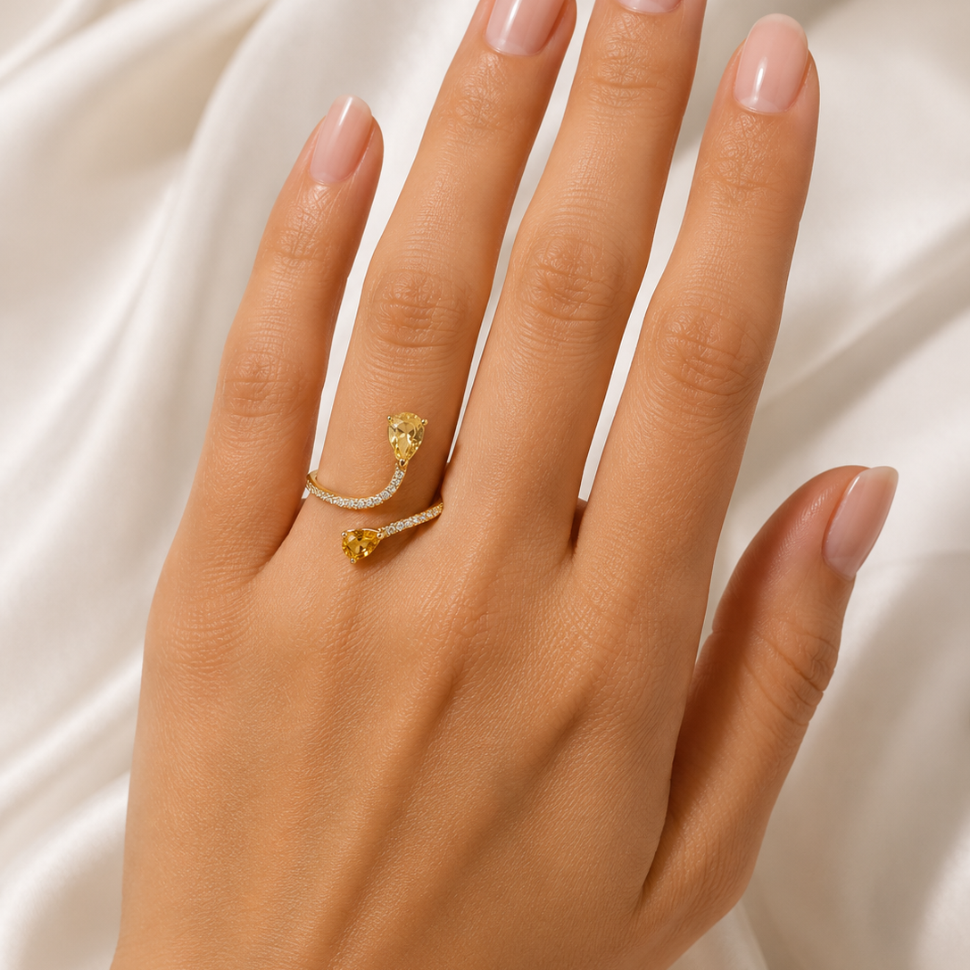 18k gold ring with citrine and diamonds, additional view