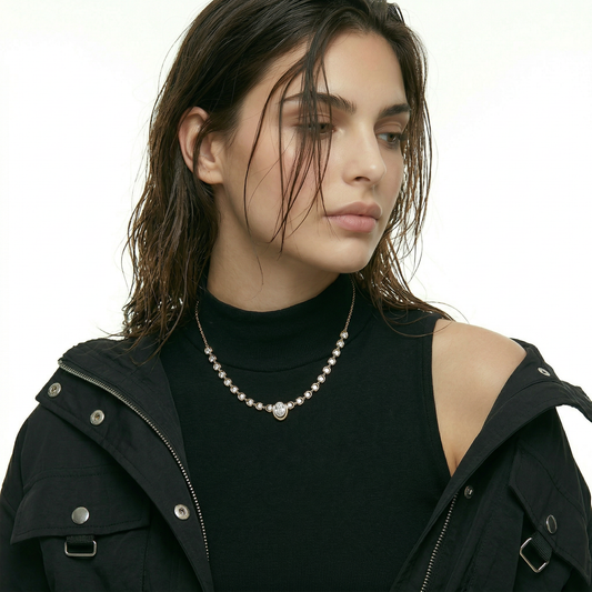 ZORÁE Unbound 09 18K yellow gold necklace worn on model