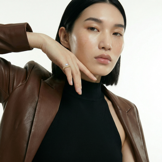 ZORÁE Unbound 14 18K yellow gold rings worn on model