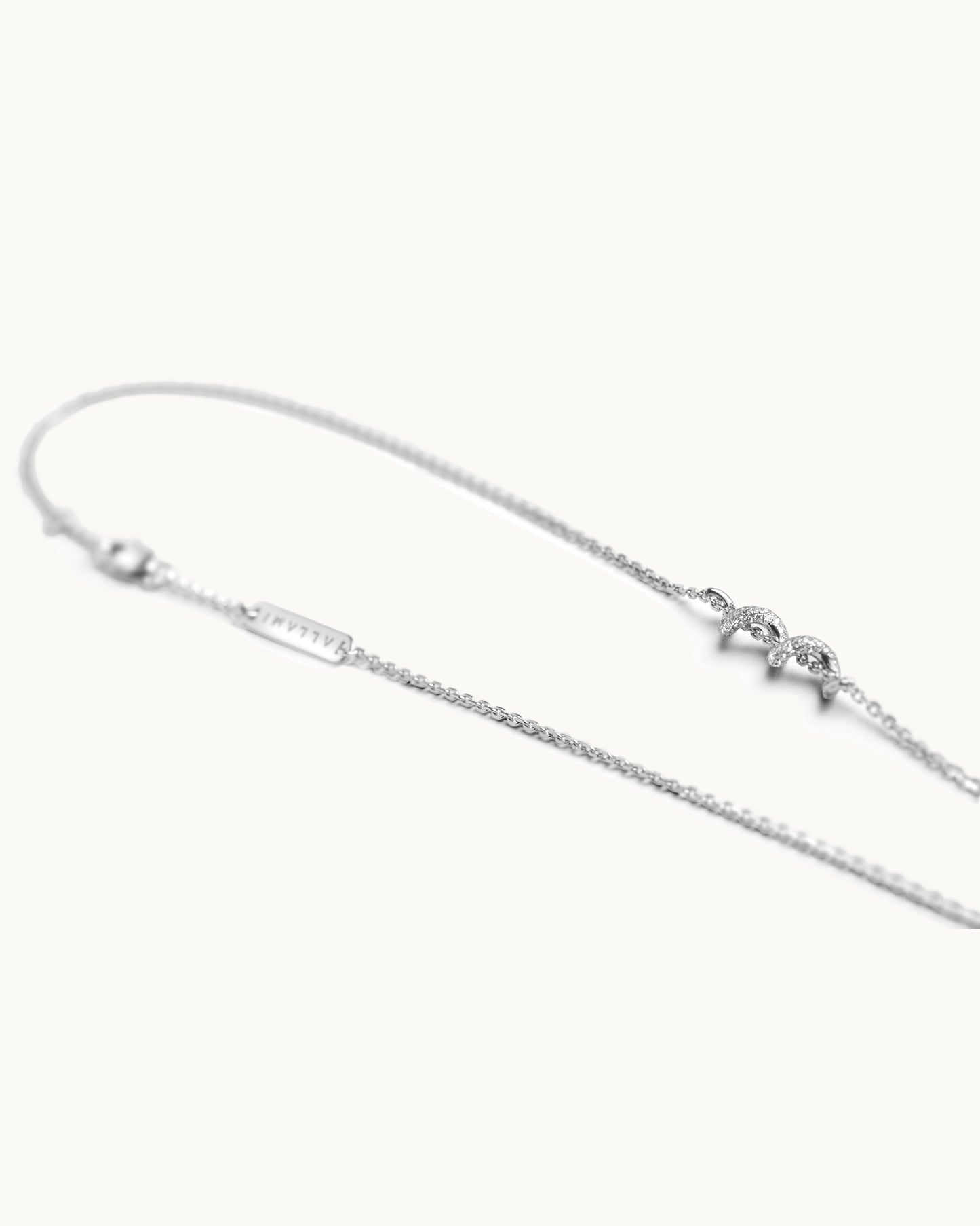 ALLAMI Mini Ezil Necklace with Diamond in white gold, clasp detail