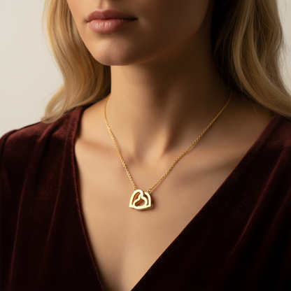 Entwined Necklace in yellow gold, model lifestyle view