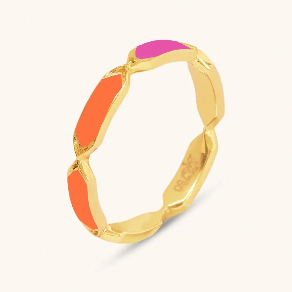 Facets Fusion Ring in 18K yellow gold with orange and pink enamel