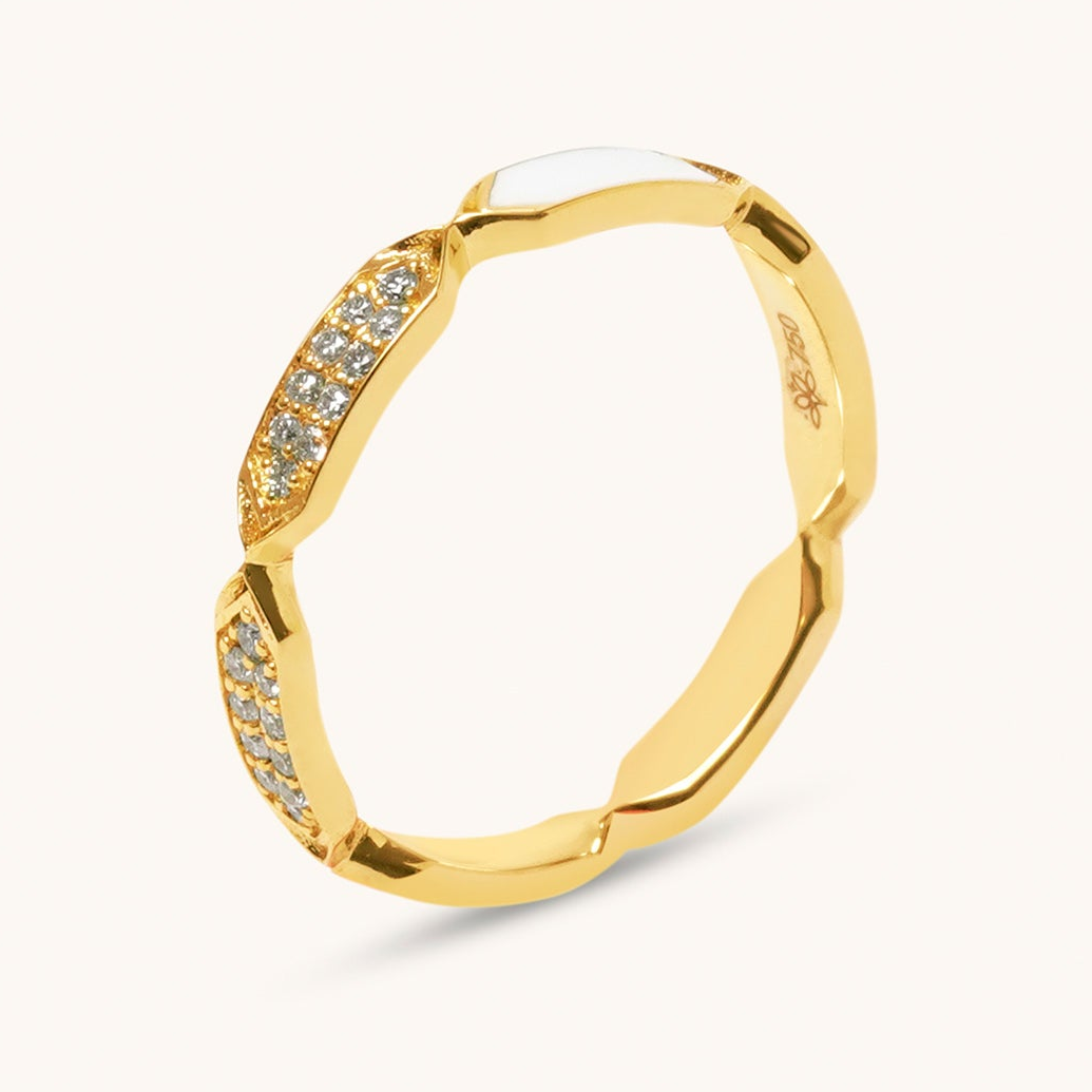 Facets Diamond Ring in 18K yellow gold