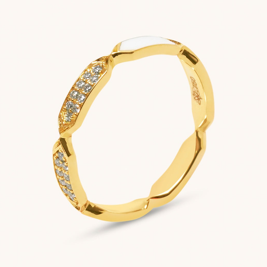 Facets Diamond Ring in 18K yellow gold