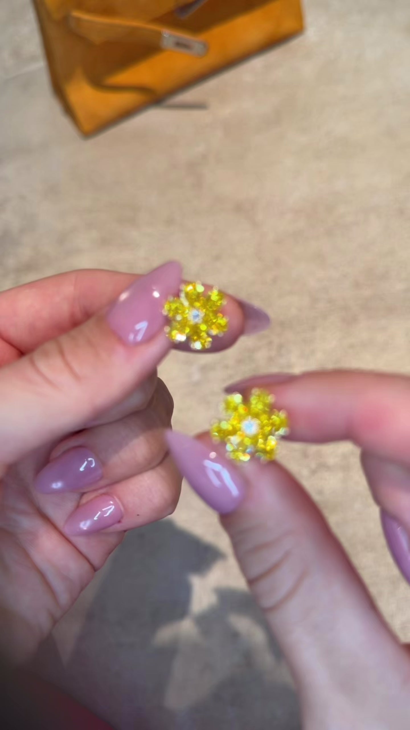 Verbesa Atelier yellow pear diamond flower ring and earrings second video