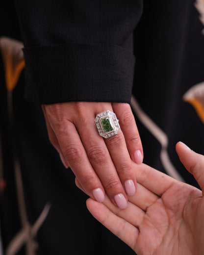 Verbesa Atelier fancy green lab-grown diamond transformer ring worn on the hand