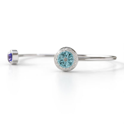 Sinan Bangle with tanzanite – detail view
