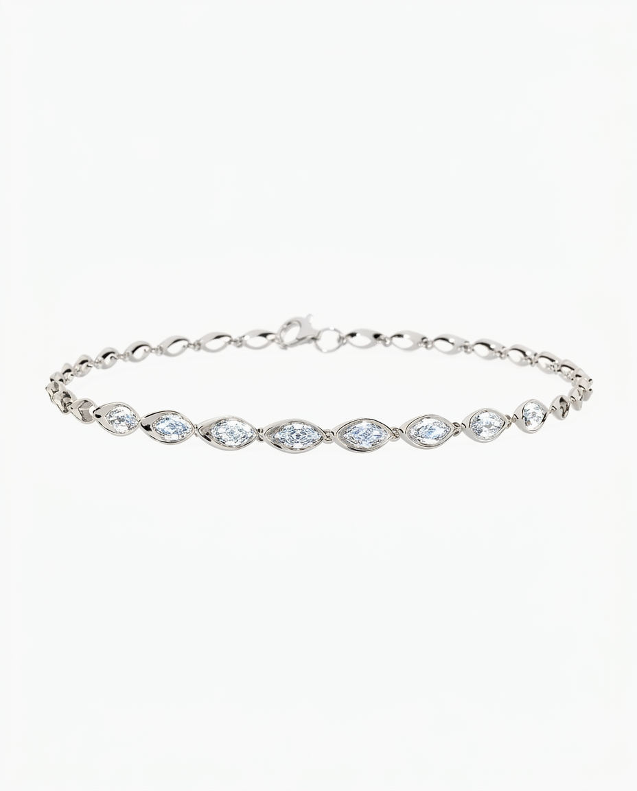Zoráe Core Line bracelet in 18K white gold with marquise lab-grown diamonds