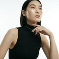 ZORÁE Unbound 05 18K yellow gold necklace worn on model