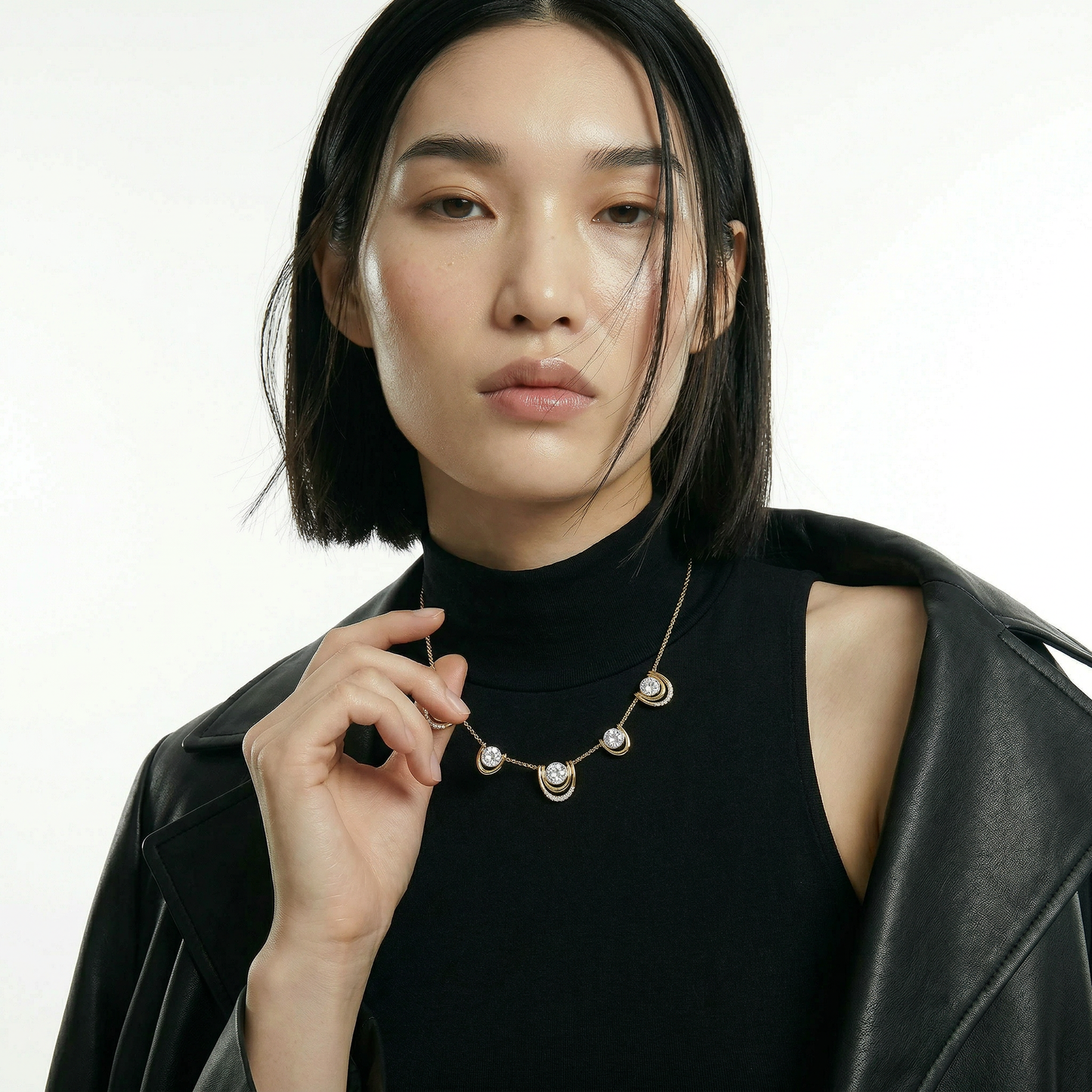 ZORÁE Unbound 08 18K yellow gold necklace campaign image
