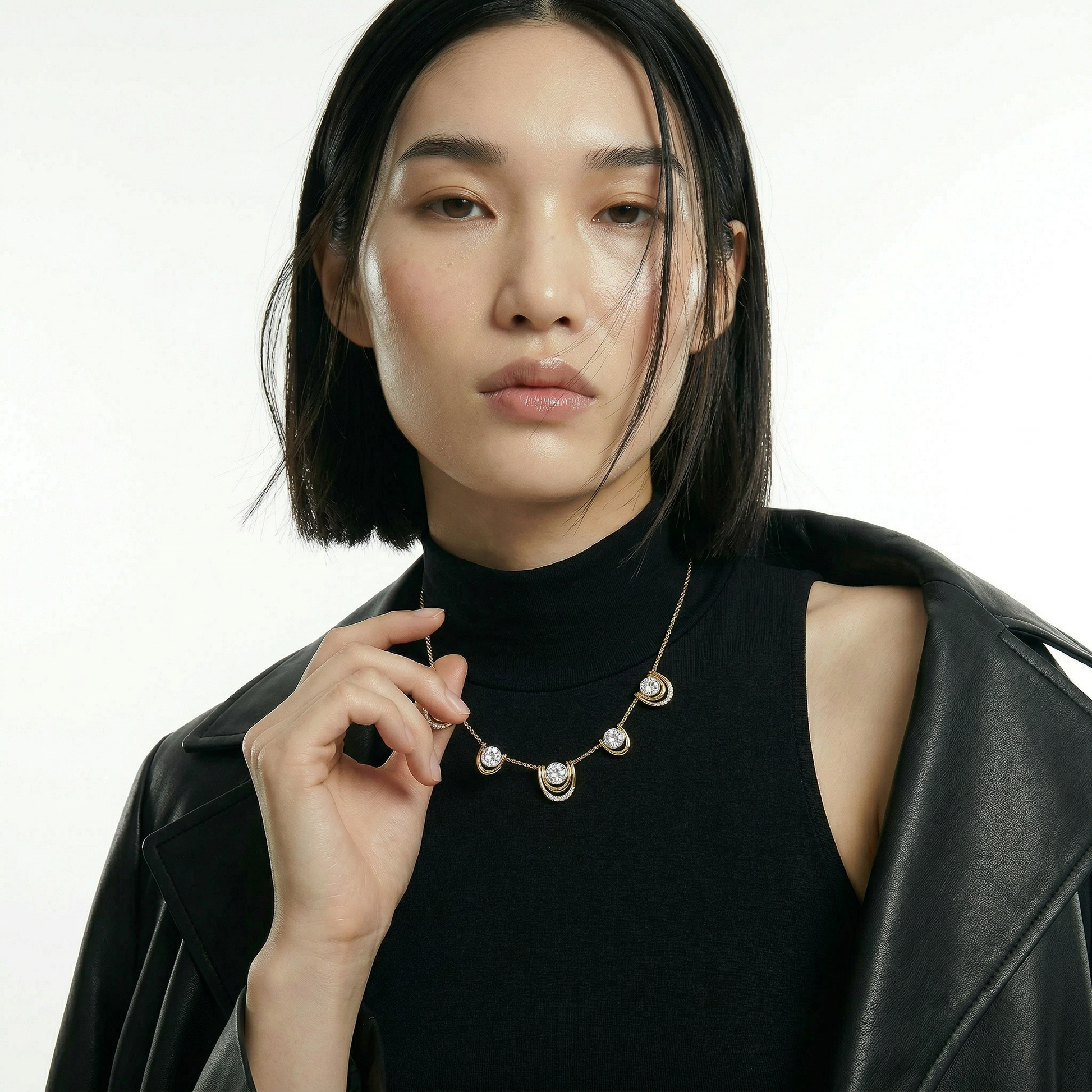 ZORÁE Unbound 08 18K yellow gold necklace campaign image